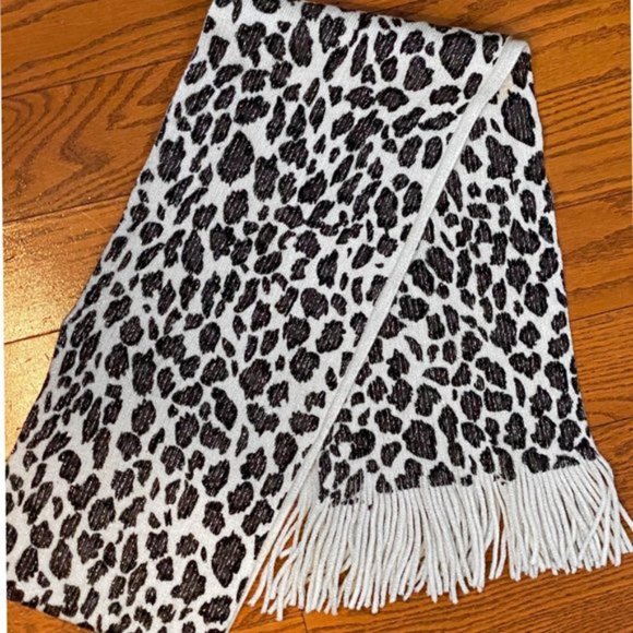 LIKE NEW! Lurex Blend Leopard Print Shimmer Fringed Scarf - Picture 1 of 4
